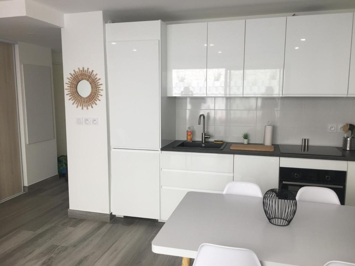 Studio De Prestige Dans Residence Face A La Mer Бандол Екстериор снимка